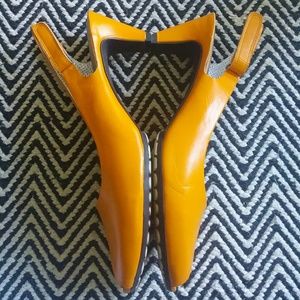 TSUBO Peep Toe Sandals